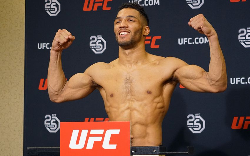 Видео взвешивания участников турнира UFC on FOX 31: Кевин Ли - Эл Яквинта