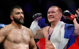 Петр Ян подтвердил, что подходил к Орловскому с сжатыми кулаками: "Я же тоже не знаю, чего от него ожидать"