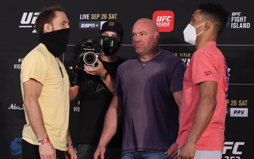 Видео боя Алекс да Силва - Брэд Ридделл UFC 253