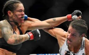 Джулианна Пенья финишировала Аманду Нуньес на UFC 269, завоевав титул в легчайшем весе