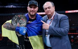 Ярослав Амосов отыскал пояс Bellator в освобожденном Ирпене: видео