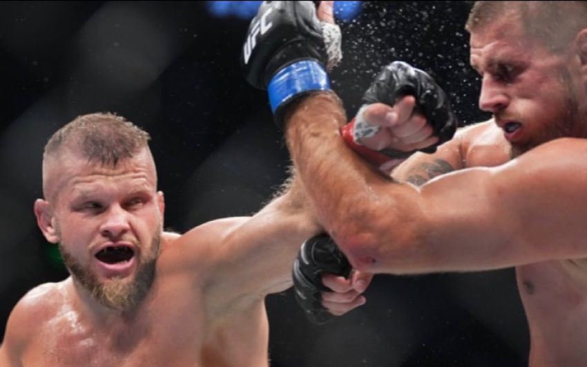 Александр Романов проиграл Тыбуре на турнире UFC 278
