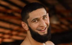 Чимаев обратился к казахстанским фанатам после перепалки с Рахмоновым