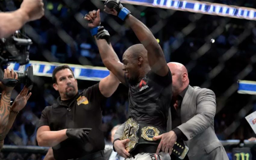 Дана Уайт: "Турнир UFC 214 продал более 1 млн PPV. Здорово, что Джонс вернулся"
