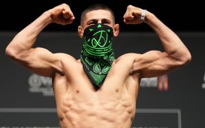 Российский боец UFC перечислил главных соперников Чимаева в гонке за титулом