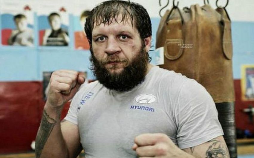 Сети восхитились плачущим Александром Емельяненко