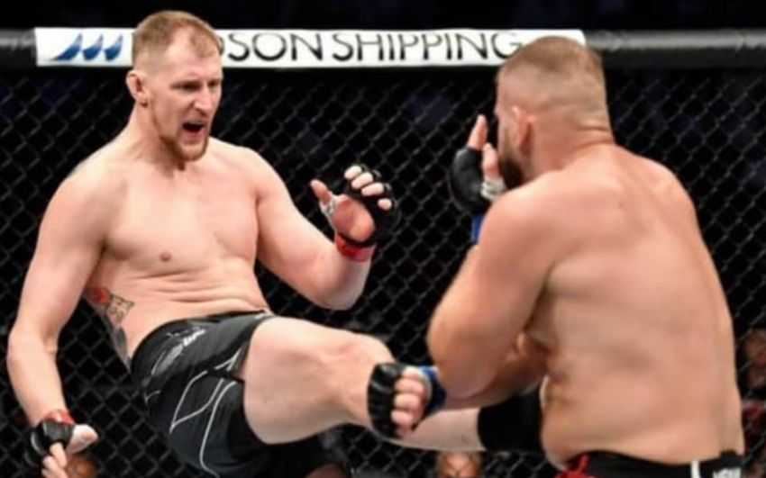 Александр Волков одержал победу в бою с Тыбурой на UFC 267