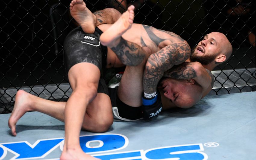 Бонусы турнира UFC on ESPN+ 34: Алистар Оверим - Аугусто Сакаи