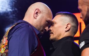 Амир Хан дал смелый прогноз на поединок Усик - Фьюри: "Этот бой будет прогулкой в парке"