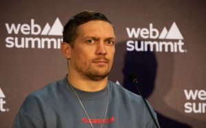 Баду Джек заговорил о бое с Усиком: "Он на пять килограммов тяжелее меня"