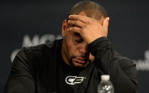 Даниэль Кормье отказался от титула UFC в полутяжелом весе