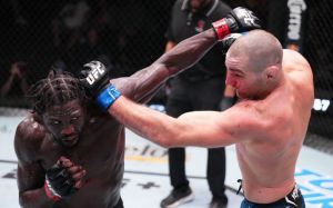 Видео боя Джаред Каннонье - Шон Стриклэнд UFC Fight Night 216