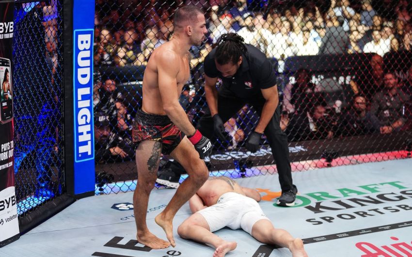 Алешандре Пантожа "задушил" Кая Кара-Франса на UFC 317