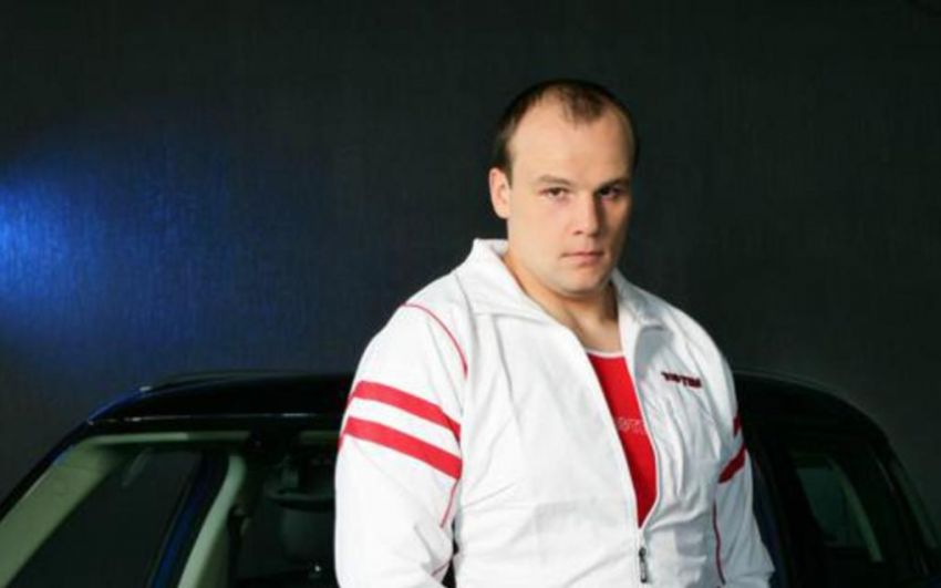 Джой Давейко снялся с боя против Сергея Кузьмина, ему срочно подыскивают замену