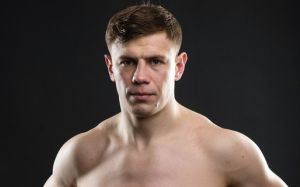 PFL 9: Максим Гришин не сумел одолеть Смилиньо Раму