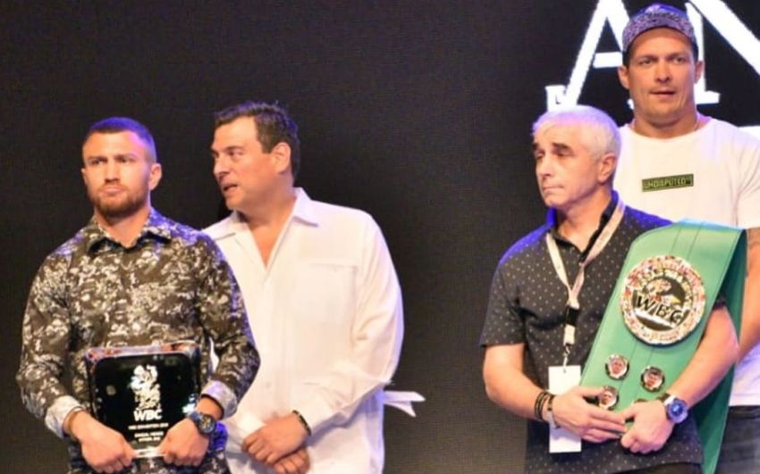 Анатолий Ломаченко награжден "тренерским" поясом WBC на 57-ой ежегодной конвенции