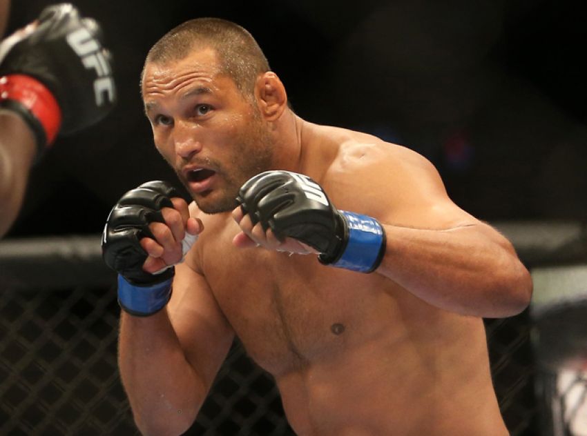 UFC: Хендерсон всё же получит титульный шанс в реванше с Биспингом? 