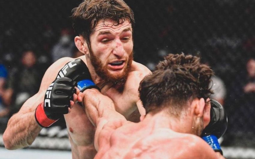 Тагир Уланбеков одолел Аллана Насименту на UFC 267