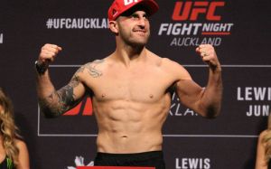 Даррен Элкинс и Алекс Волкановски встретятся на турнире UFC в Бойсе