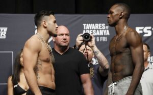 Видео боя Брэд Таварес - Исраэль Адесанья TUF 27 Finale