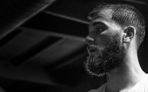 Калеб Плант о начале занятий боксом: "В нашем семейном зале не было ничего, кроме плитки на полу, а ринг был расчерчен изолентой"