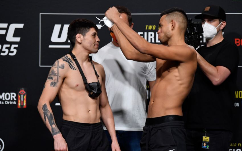 Видео боя Брэндон Морено - Брэндон Ройвэл UFC 255