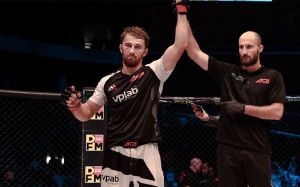 Экс-чемпион ACB Мухамед Берхамов подписал контракт с Bellator