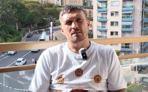 Александр Усик - о реванше с Фьюри: "Готовим для нашего друга конфеты, торты"
