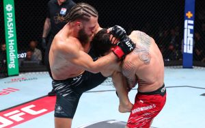Видео боя Рафаэль Физиев – Игнасио Бахамондес UFC on ABC 8
