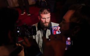 Видео: Калеб Плант назвал причину потасовки с Райаном Гарсией, во время боя Дэвис - Мартин
