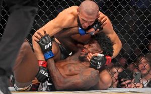 Роберт Уиттакер оценил шансы Хамзата Чимаева на успех в среднем весе