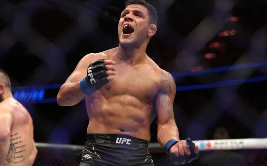 Рафаэль Дос Аньос и Матеуш Гамрот подерутся на мартовском турнире UFC 299
