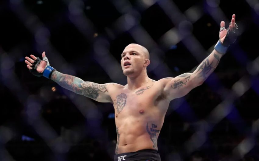 Энтони Смит готов драться в тяжелом весе, чтобы попасть в кард турнира UFC в Линкольне