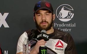 Бой Марка Диакези - Дэн Хукер перемещен в основной кард турнира UFC 219