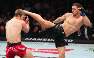 Видео боя Мовсар Евлоев - Арнольд Аллен UFC 297