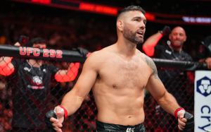 "Дрался как дикарь". Кормье оценил выступление Вайдмана на UFC 292