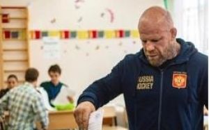 Боец Джефф Монсон стал депутатом