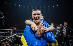 Александр Усик: "Я не считаю себя причиной улыбок украинцев, но буду рад принести нашей стране еще один успех"