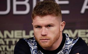 Экс-чемпион мира: "Канело лучше отказаться от боя с Сондерсом после его шутки про избиение женщин"