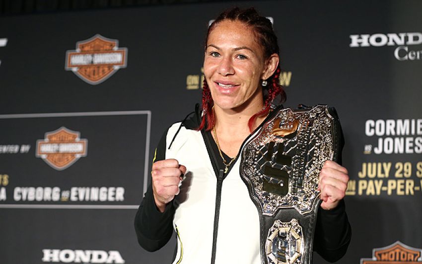 Крис Киборг хочет сразиться с Холли Холм на турнире UFC 219