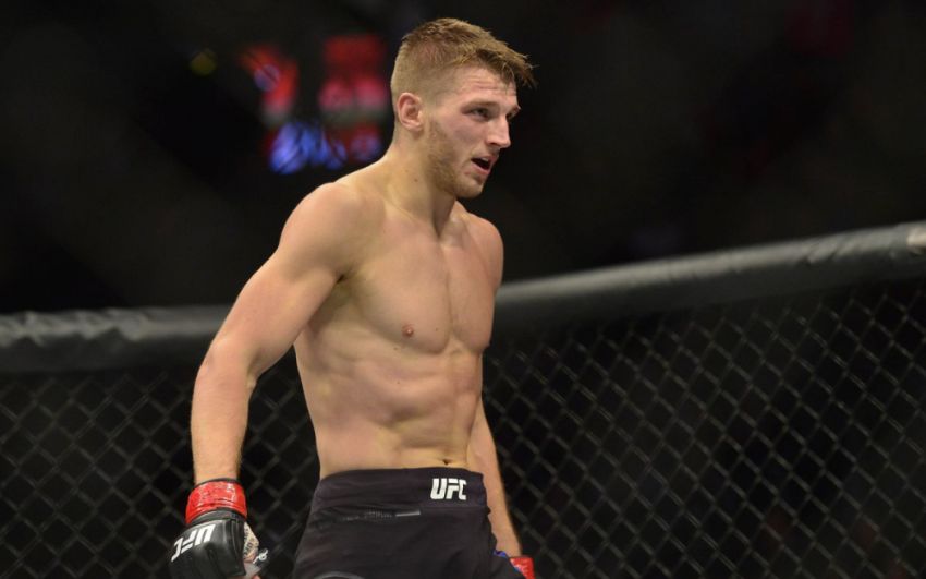 Дэн Хукер брутально нокаутировал Джеймса Вика в первом раунде на UFC on ESPN 4