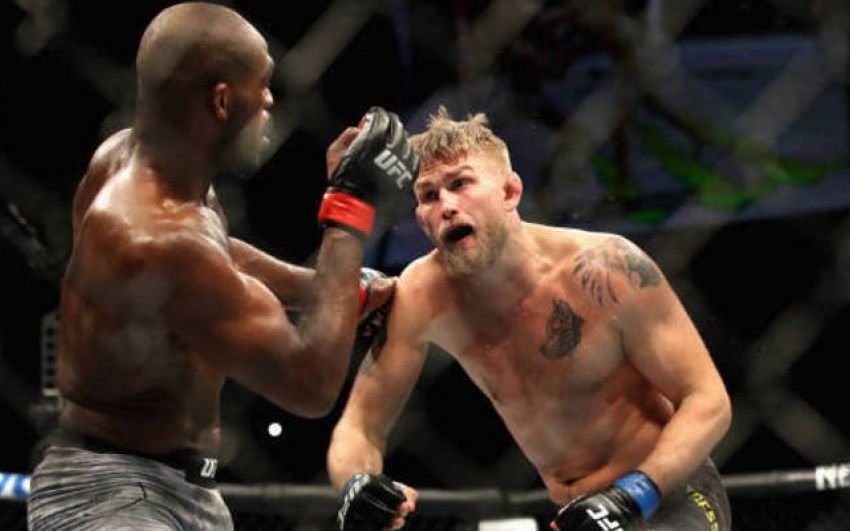 Александр Густафссон рассказал о причине поражения Джону Джонсу на UFC 232
