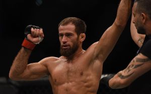 Майрбек Тайсумов стал первым легковесом в истории UFC, одержавшим 5 побед нокаутом подряд
