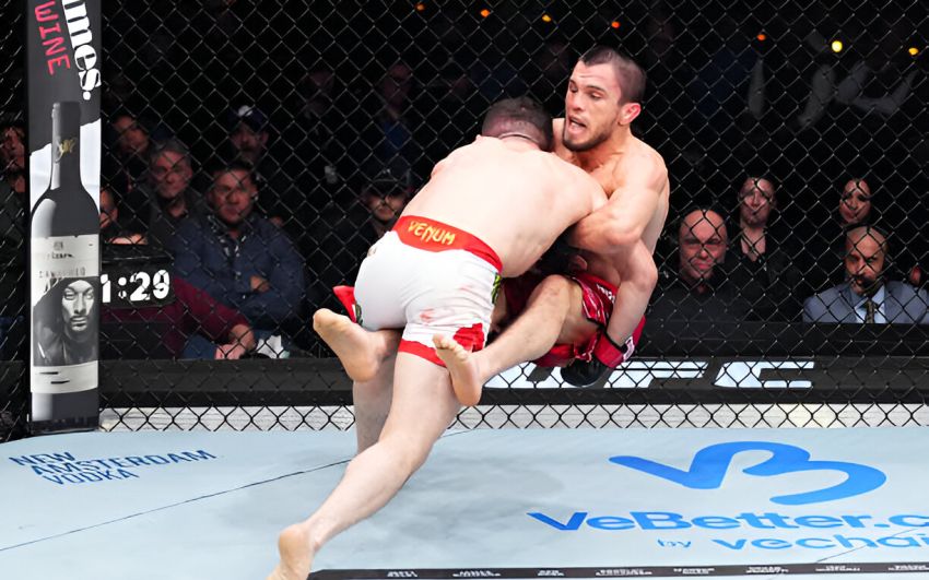Мераб Двалишвили уверенно защитил титул в бою с Умаром Нурмагомедовым на UFC 311