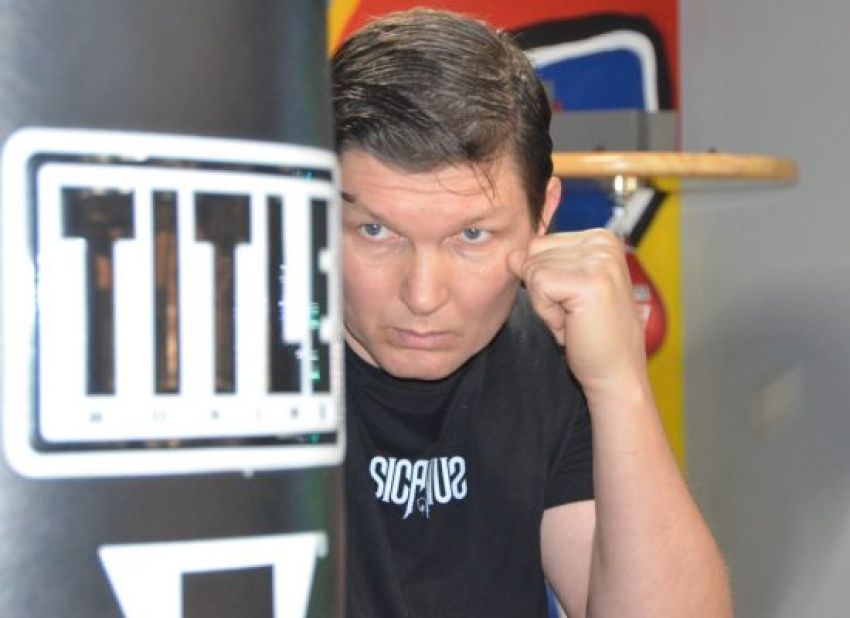 Василий Жиров: "Тренеры давали мне деньги и просили не убивать их боксёра"