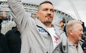 Александр Усик объяснил, почему отказался от пояса WBO