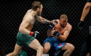 Конор МакГрегор уничтожил Дональда Серроне в первом раунде на UFC 246