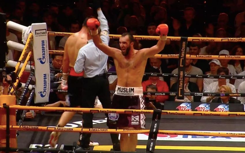 Муслим Гаджимагомед легко удосрочил Чжана Чжаосиня и стал чемпионом WBA в бриджервейте