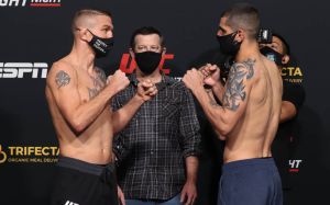 Видео боя Даррен Элкинс - Эдуардо Гарагорри UFC on ESPN+ 40