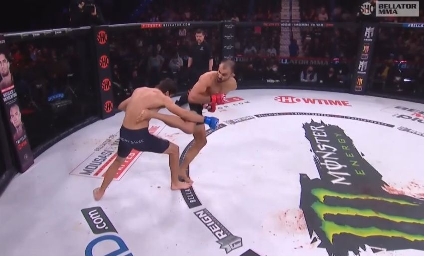 Андрей Корешков быстро разобрался с Ченсом Ренкауетри на Bellator 274